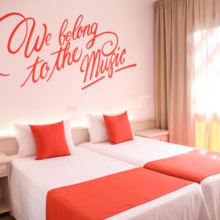 Lloret Vibe Affiliated By Fergus (Adults Only) Lloret de Mar Bagian luar foto
