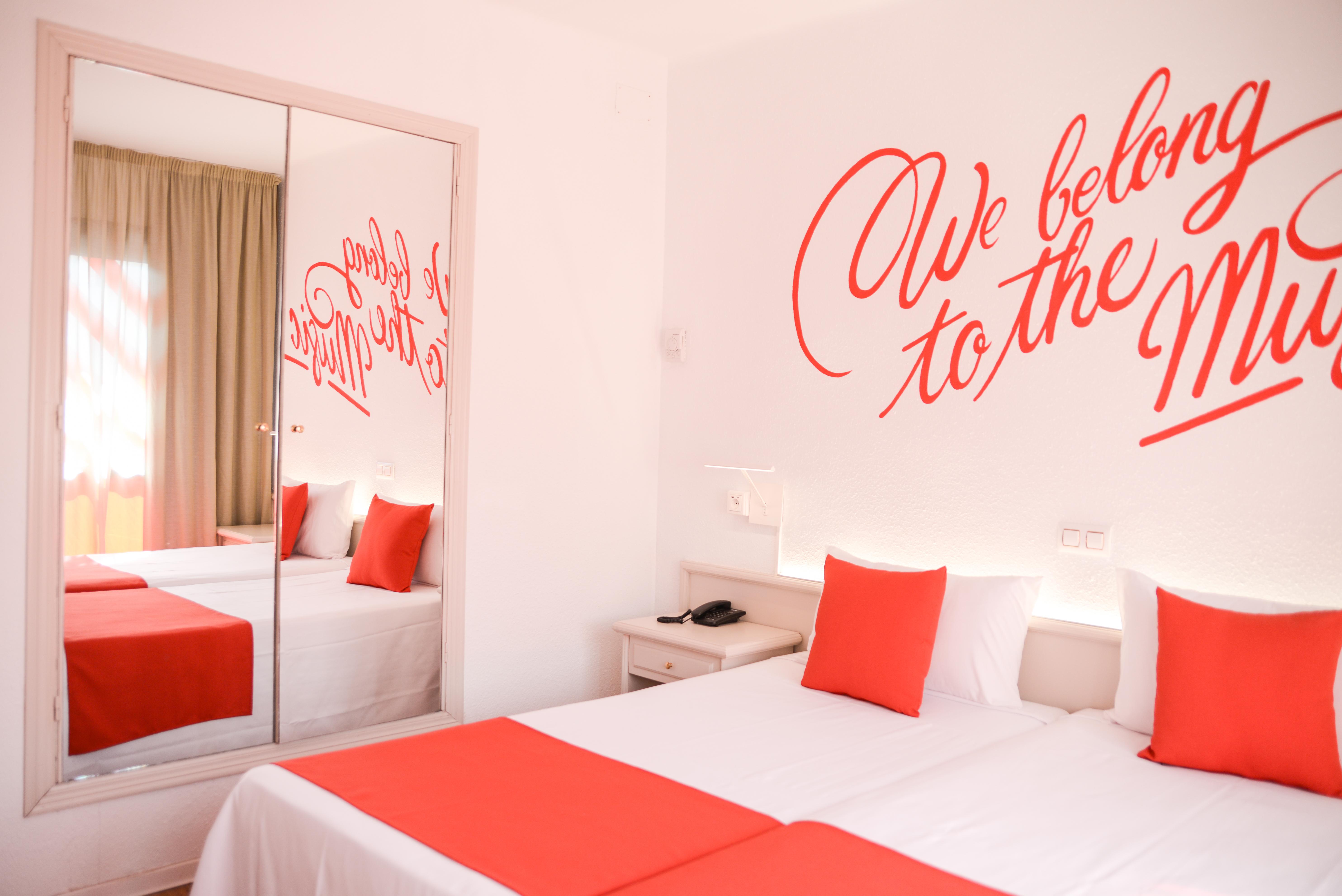 Lloret Vibe Affiliated By Fergus (Adults Only) Lloret de Mar Bagian luar foto