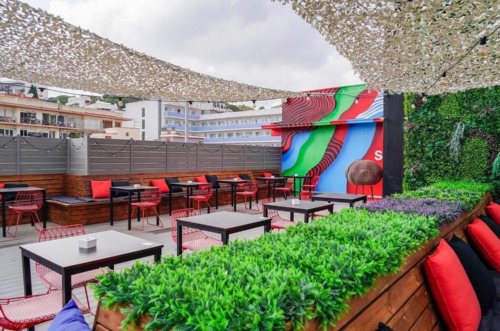 Lloret Vibe Affiliated By Fergus (Adults Only) Lloret de Mar Bagian luar foto